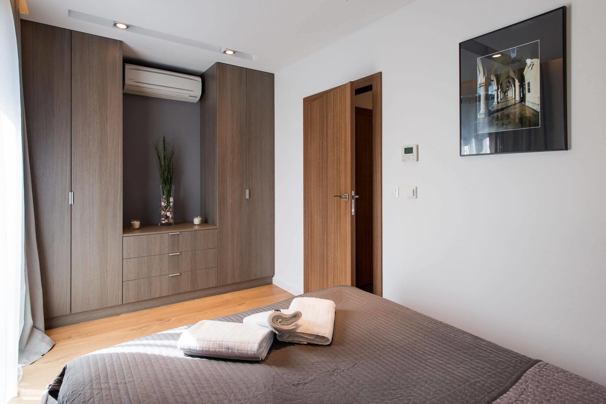 Modern Apartment By Wawel Castle คราคูฟ ภายนอก รูปภาพ
