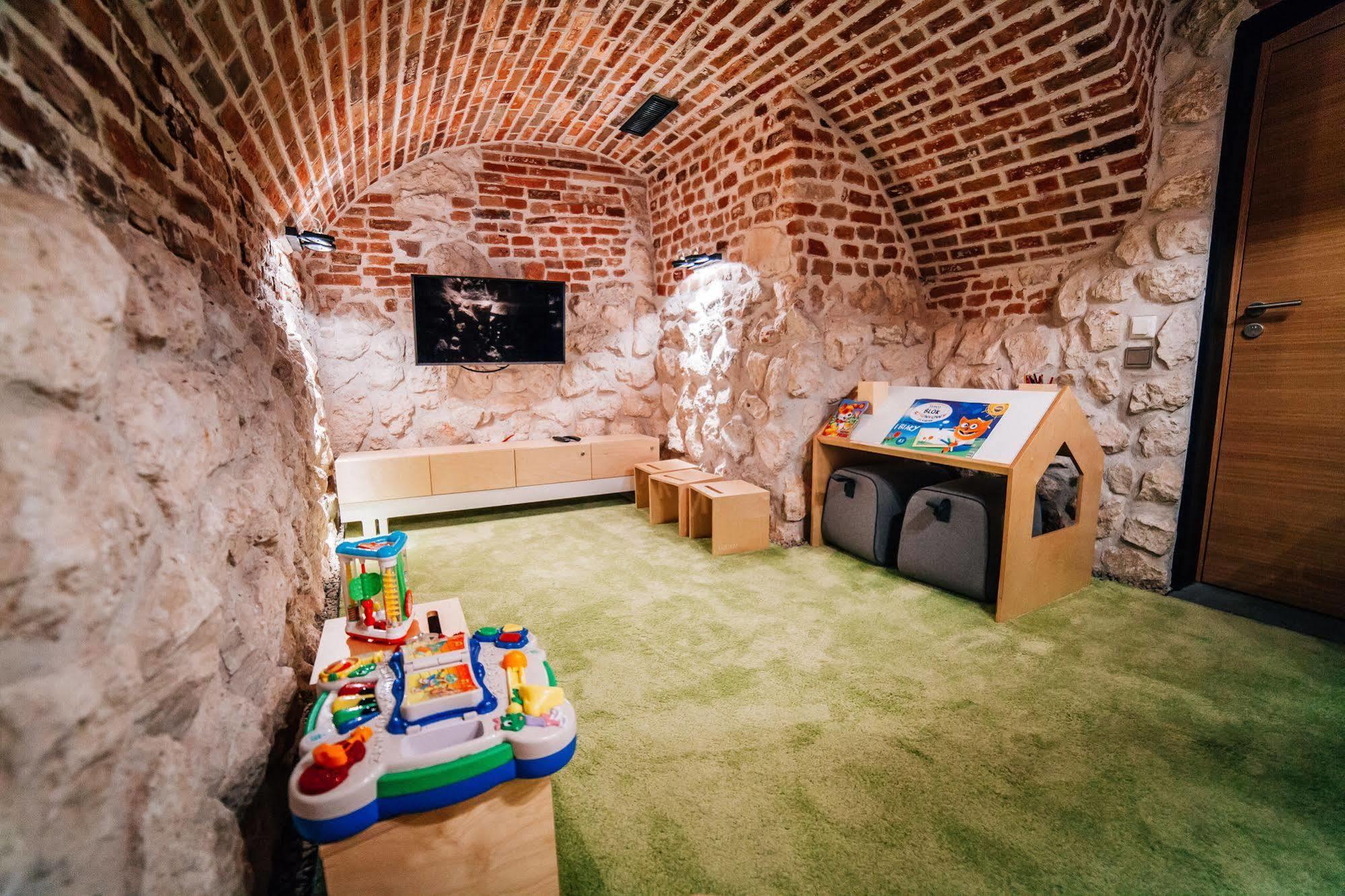Modern Apartment By Wawel Castle คราคูฟ ภายนอก รูปภาพ